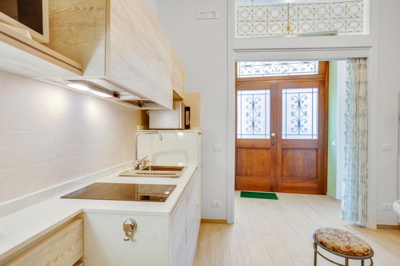 Madame Bari' Suite Apt In The Heart Of Μπάρι Εξωτερικό φωτογραφία