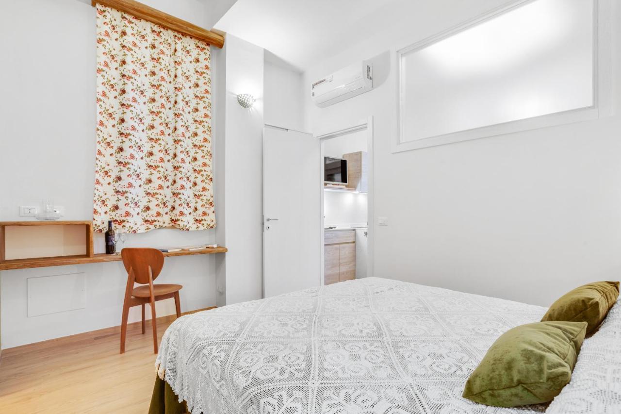 Madame Bari' Suite Apt In The Heart Of Μπάρι Εξωτερικό φωτογραφία