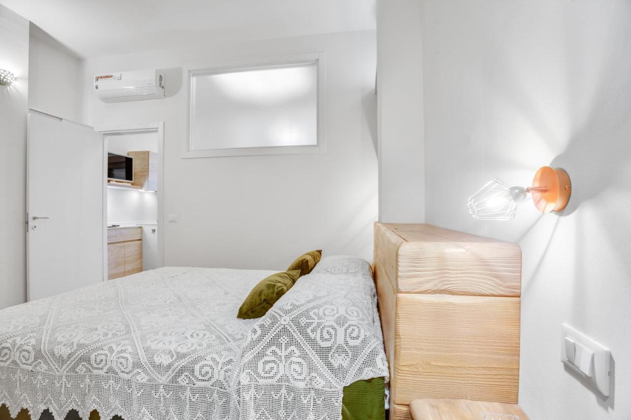 Madame Bari' Suite Apt In The Heart Of Μπάρι Εξωτερικό φωτογραφία